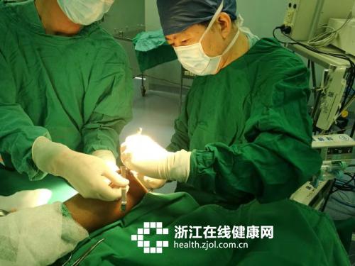 抽烟喝酒“挥霍”年轻人骨质