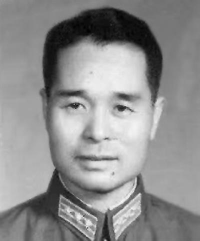 1963年的程开甲 来源：浙江大学官方微信