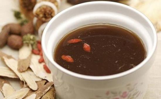 老太听信民间偏方治风湿中毒晕厥