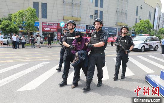 抓获犯罪嫌疑人 台州公安供图