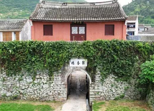 桥墩镇矴步头村