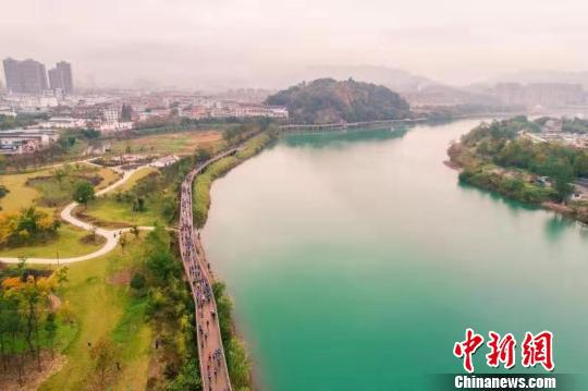 图为:穿越神仙居,纵情山水间 浙江省仙居县委宣传部供图