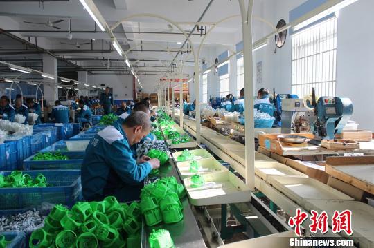 黄龙戒毒所优化了戒毒人员劳动报酬分配制度 钱会广 摄