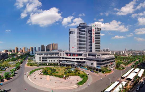 图为绍兴市人民医院。 该医院供图