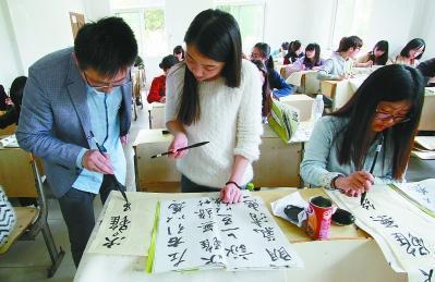 48:1报考比例 书法学成大学热门艺考专业