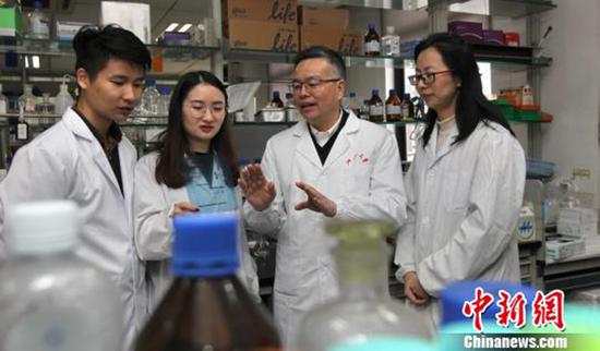 团队成员如何破解自闭症发病机制,从而做到“对症下药”?