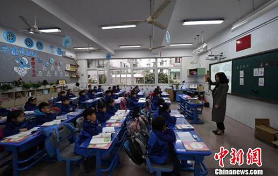 8点40学生已经开始了第一节课程。 本文图均为 中新网 图