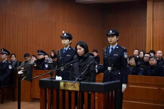 莫焕晶为什么放火?