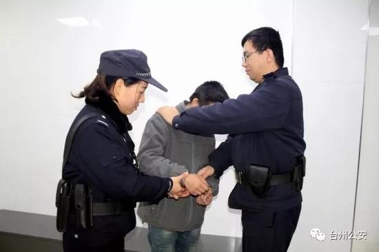 杜桥派出所女警花智擒逃犯 温柔教育望其洗心革面