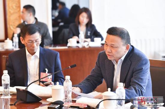 郑坚江代表发言