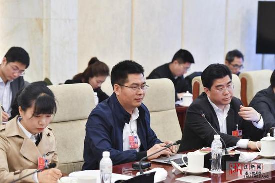 葛明华代表发言