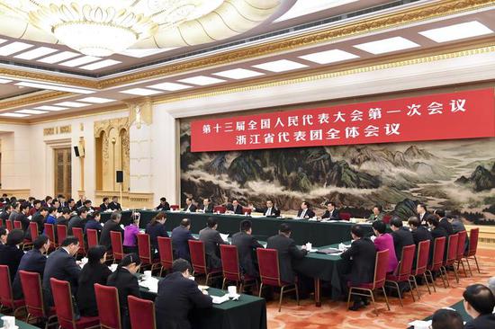 7日上午,中共中央政治局常委、国务院总理李克强参加浙江代表团审议。浙江在线记者 梁臻 摄