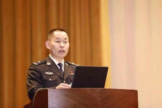 台州公安举行先进事迹报告会 市公安局长出席