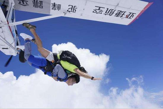 建德市航空小镇高空跳伞项目