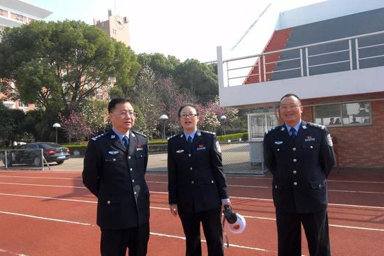 台州市公安局为警花举办了三八妇女节趣味运动