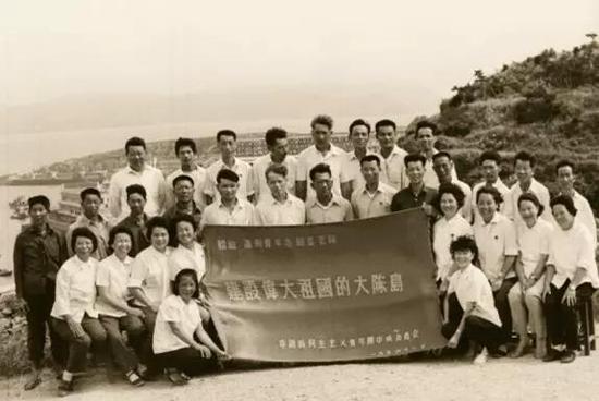 垦荒纪念碑