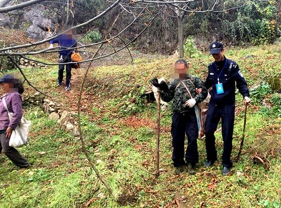 杭州1男子上山采药 被野猪夹狠狠夹住左脚(图)