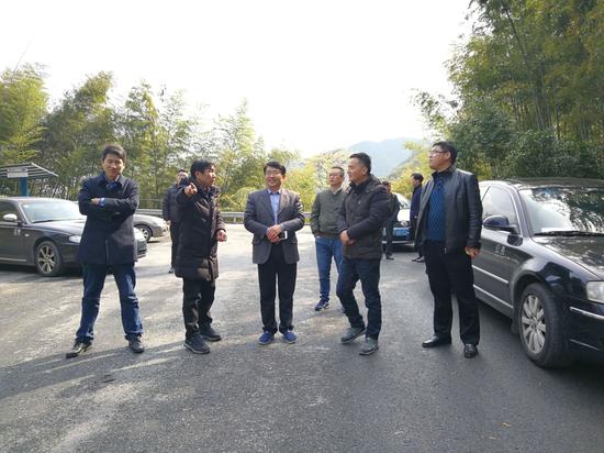 绍兴柯桥平水街村人口是多少_浙江绍兴水街(2)