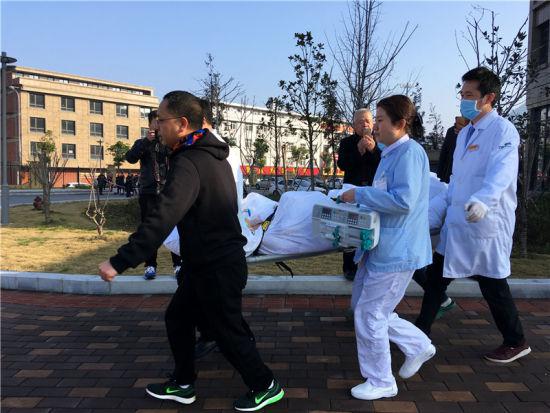 图为救援现场 宁波市第九医院供图