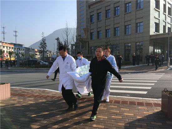 图为救援现场 宁波市第九医院供图