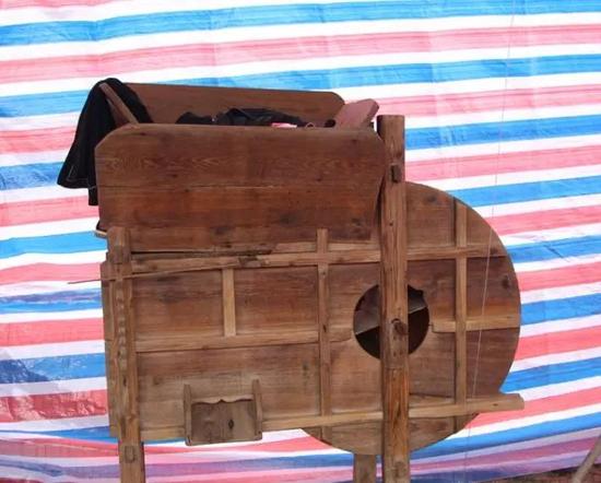 天台县优质农产品展示展销会开幕 和合街里年