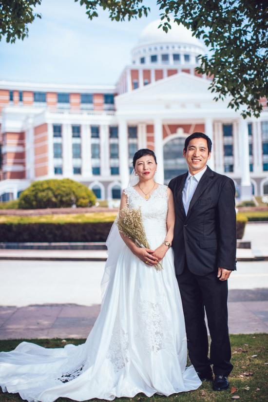 浙江大学陆盈盈婚纱照_浙江大学(3)