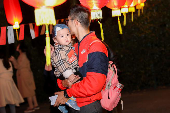 熏陶中华文化于怀抱之中