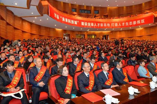 柯桥区招聘_柯桥区新春首场招聘会火爆开场,2868个岗位等你选(4)