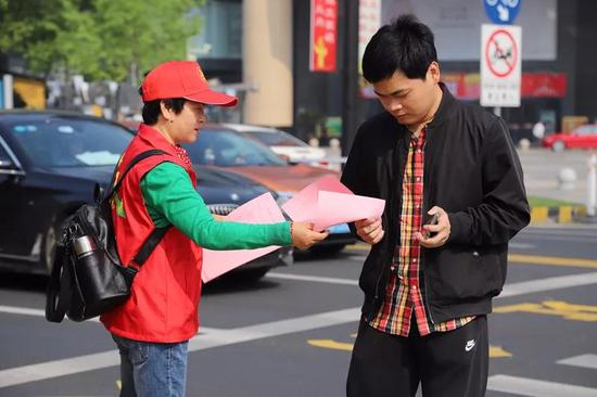 上虞区文明过马路主题教育实践活动全面启动