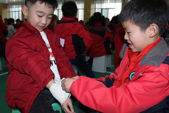 中小学安全教育日 | 笑笑橙青少年消防应急安全体验馆开启安全自护进校园