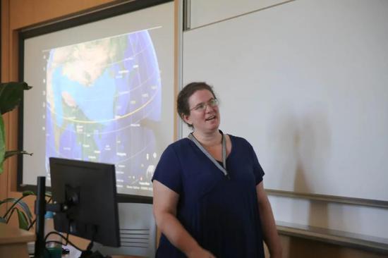 人文学院Mieke Paulsen Bahmer教授