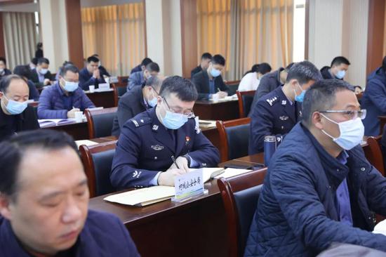 柯城公安分局党委委员、副局长郑敏宏与会