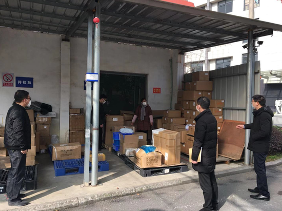 图1:领导带队赴抗疫产品生产企业贷前现场调查