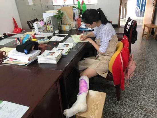 池超批改完作业后就要回去静养了