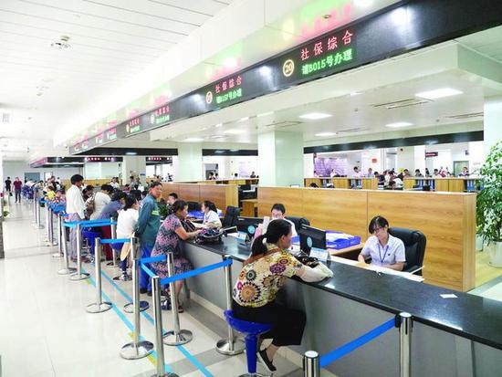 诸暨参保企业及时为到龄退休人员办理停保