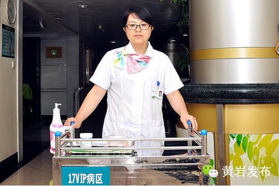 怎么样会让人口吐白沫_09此人口吐白沫-美军虐囚场面触目惊心