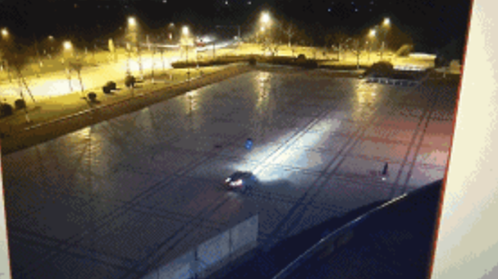 义乌小伙酒后交警队边上玩漂移被扣12分 网友