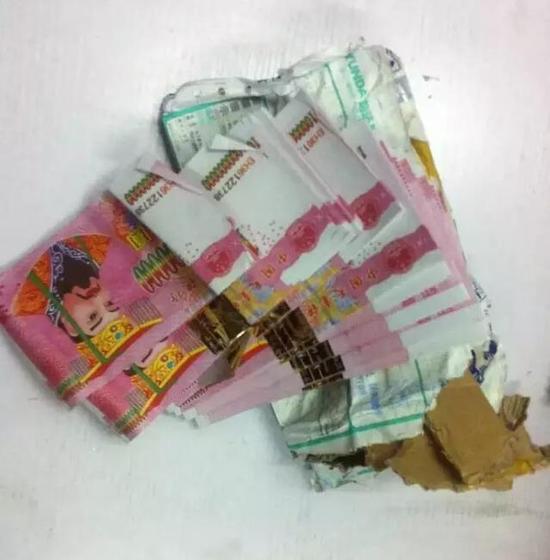 温州女子网购给差评收到5捆冥币 卖家喊冤:有