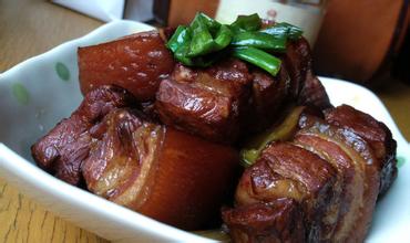 滑雪成浙江人春节主流消遣方式 红烧肉最受中