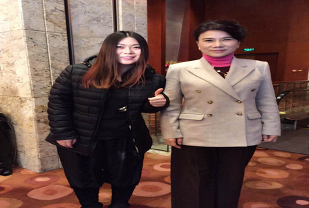 西单女孩任月丽受邀央视2财经节目 中国新老女