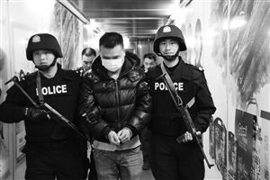 温州警方从国外引渡首名境外逃犯 涉嫌合同诈