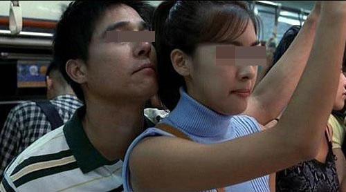 台州1女生公交站遭遇变态男 两次对其露生殖器