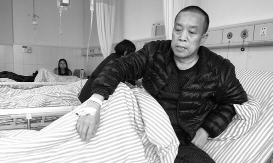 嘉兴1保安默默资助四川女孩8年 如今身患绝症