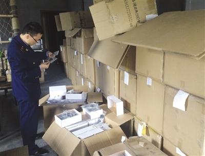 温州破获售假眼镜案 雷朋、暴龙等冒牌眼镜累