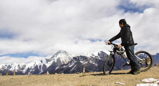 小伙带着梦想出发 骑行大半个中国拍纪录片(图