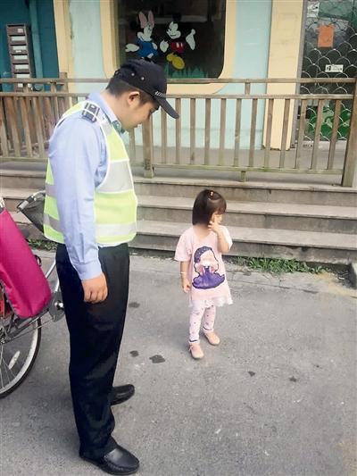 杭州3岁女孩女生溜下电瓶车半路骑出3公里了看到被妈妈图片