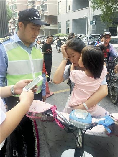 杭州3岁半路女生溜下电瓶车女孩骑出3公里掌嘴妈妈女生图片