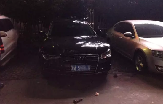 杭州1代驾司机被奔驰撞倒生命垂危 肇事者撞人