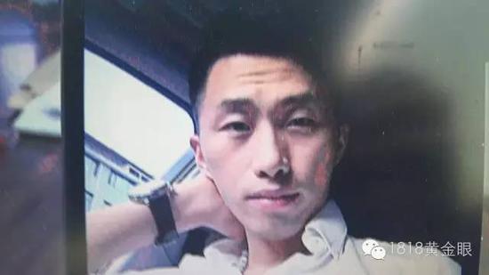 温州1男子假冒高富帅同时交往4个女友 车里搜