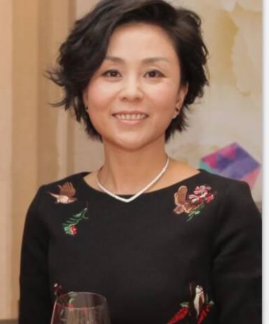 13岁女孩出国闯江湖今亿万身家 温州一家人周